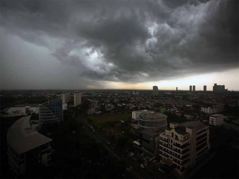 rakirakan Cuaca Jakarta di Awal Pekan: Sejumlah Wilayah Berpotensi Hujan Ringan