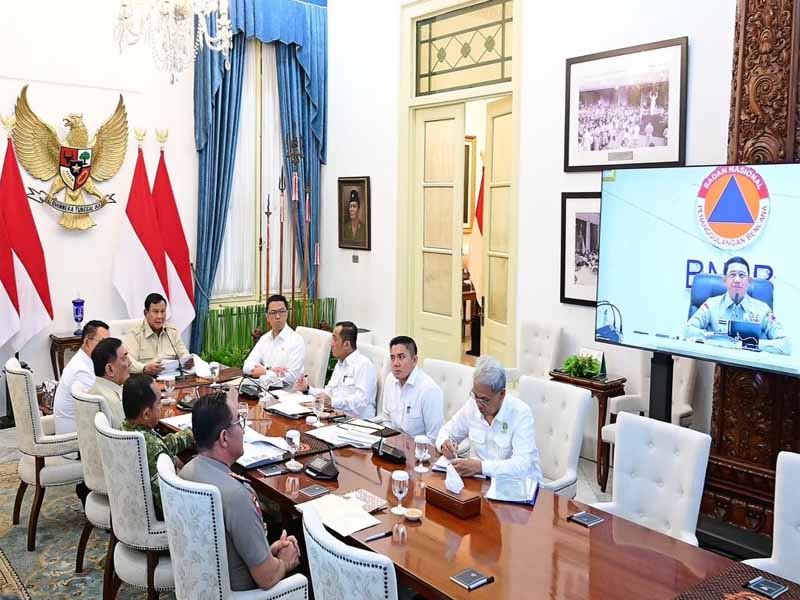 Prabowo Minta Semua Sumber Daya Dikerahkan Padamkan Kebakaran Hutan